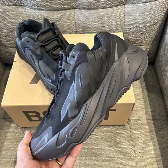 Size 11 Adidas Yeezy Boost 700 MNVN Triple Black Used Very Good Condition 9/10 main image 6